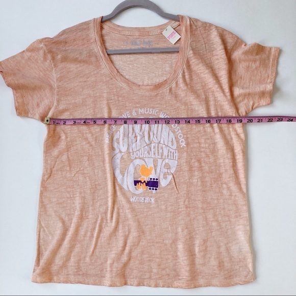 PINK VICTORIA’S SECRET
WOODSTOCK BAND TEE TOP XS - Picture 9 of 10